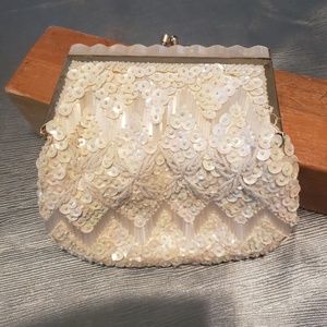 Vintage beaded clutch purse.